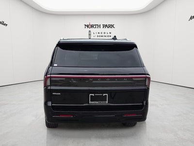 2027 Lincoln Navigator L Premiere