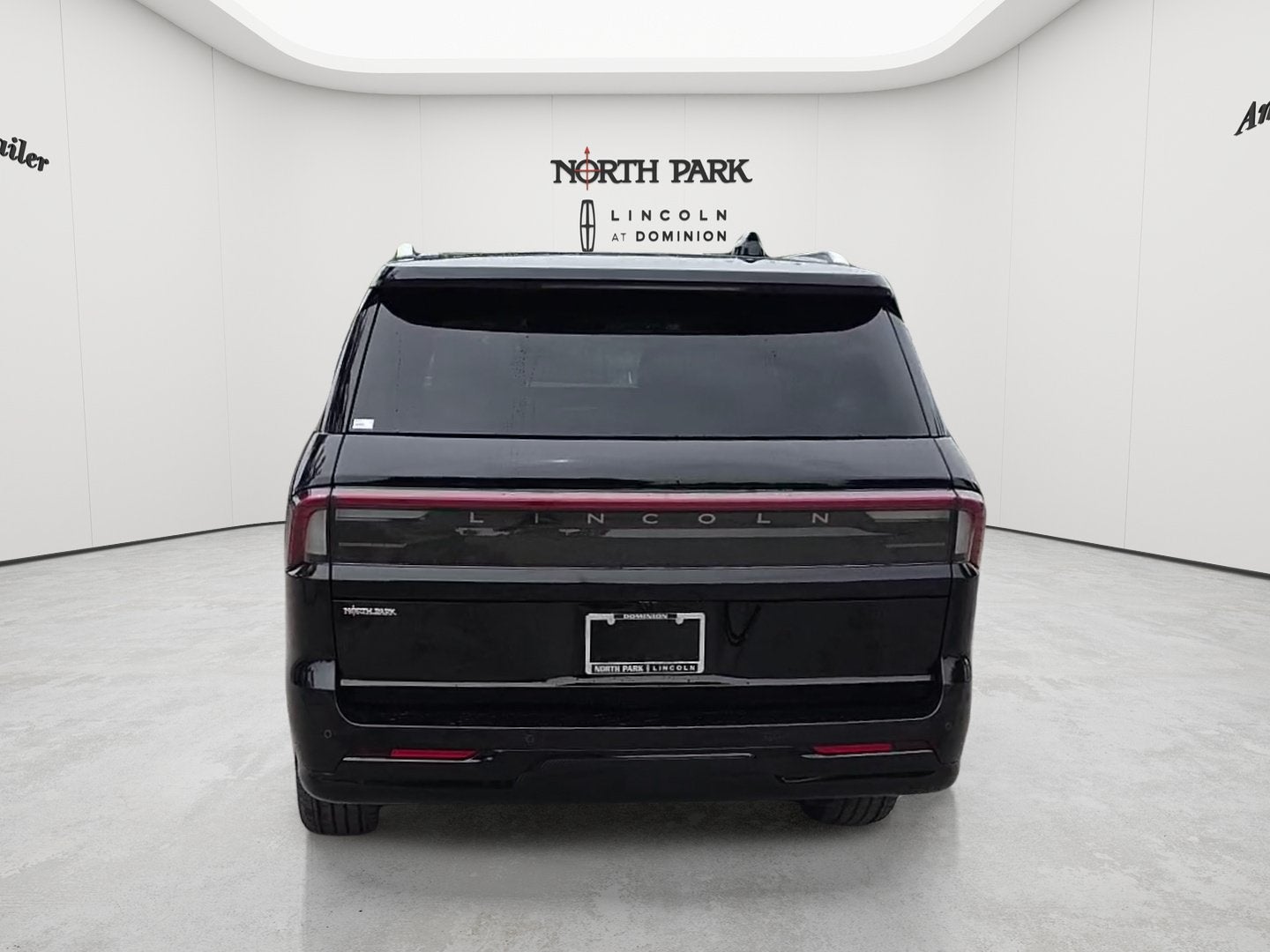 2027 Lincoln Navigator L Premiere