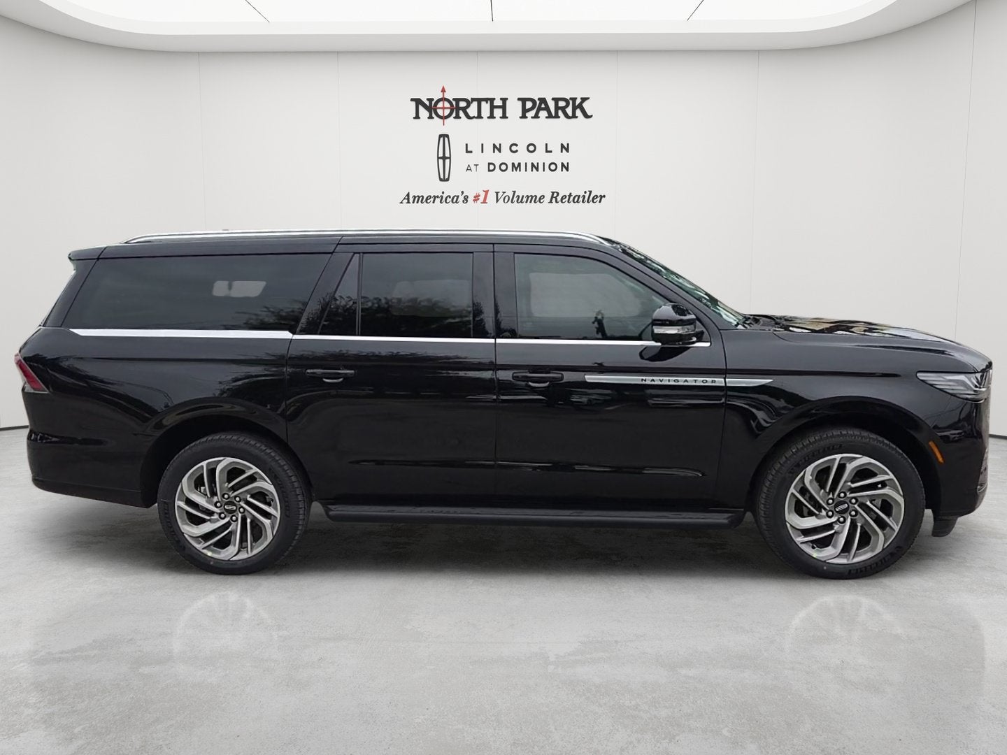 2027 Lincoln Navigator L Premiere