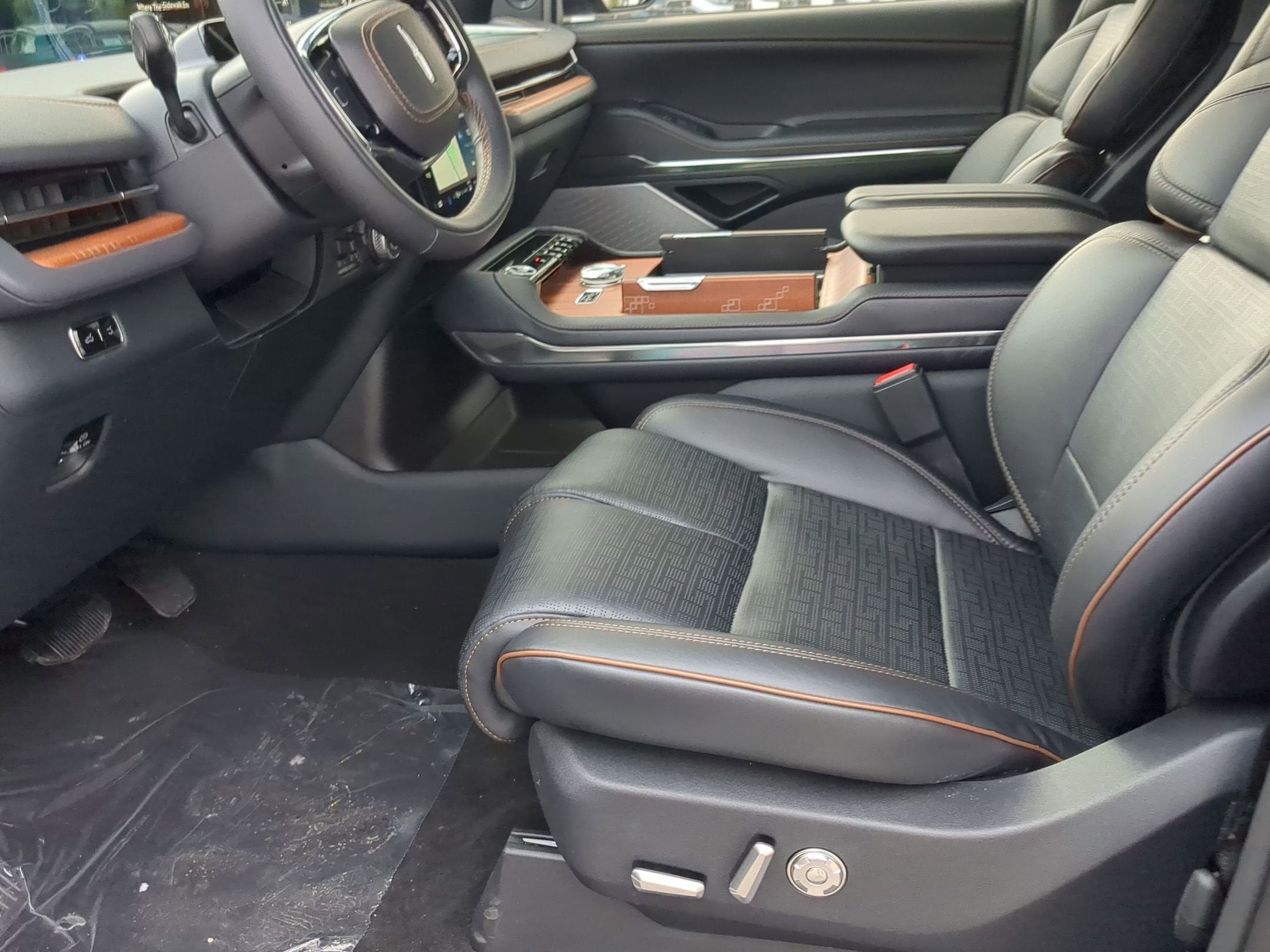 2025 Lincoln Navigator L Black Label