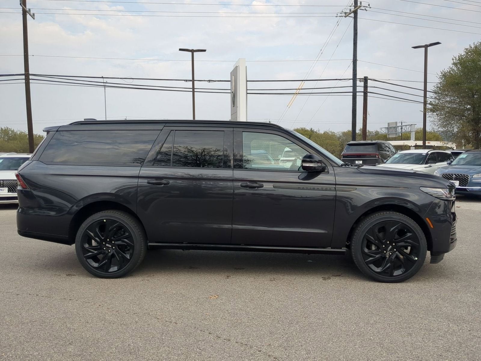 2025 Lincoln Navigator L Black Label
