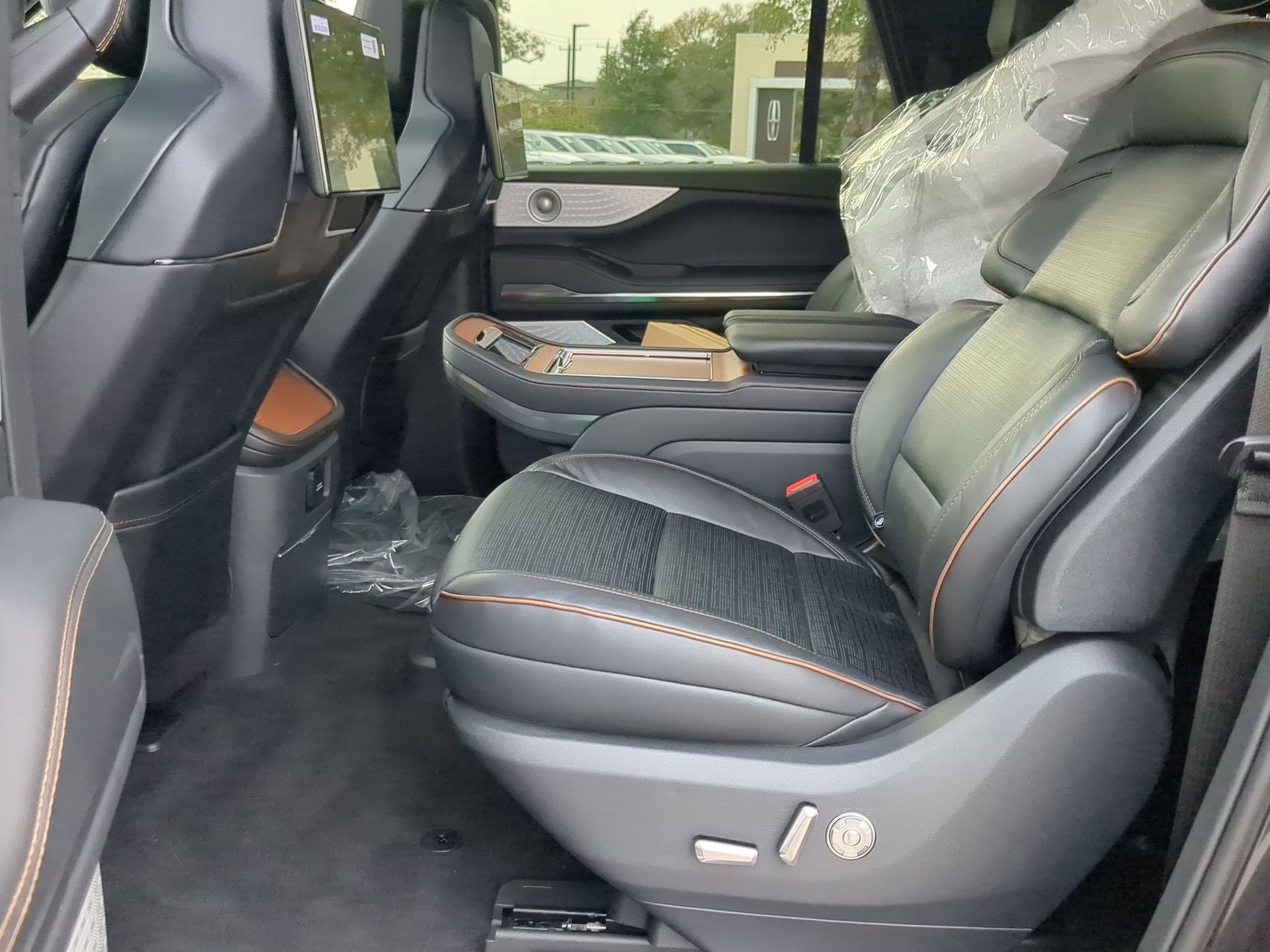 2025 Lincoln Navigator L Black Label