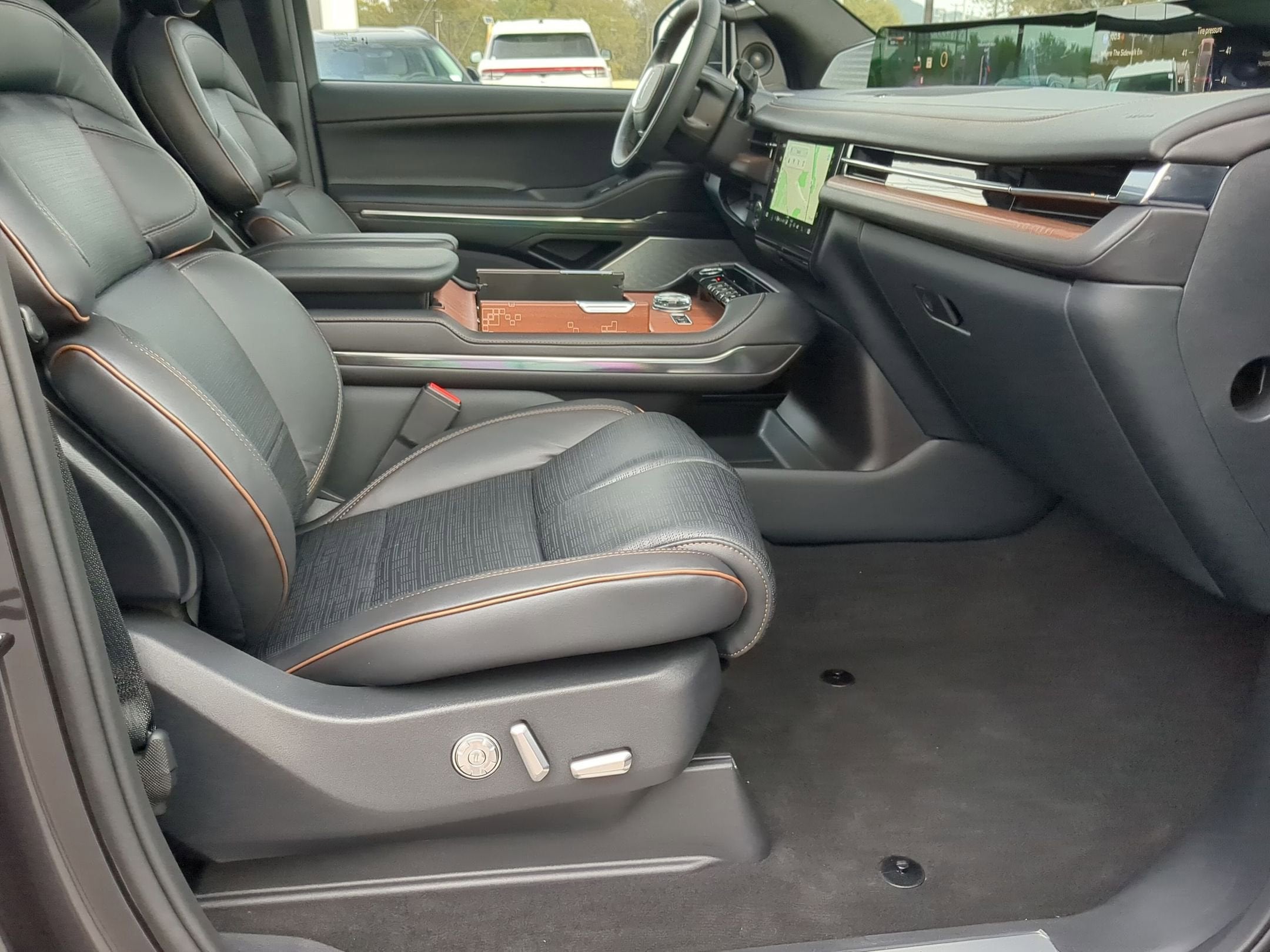 2025 Lincoln Navigator L Black Label