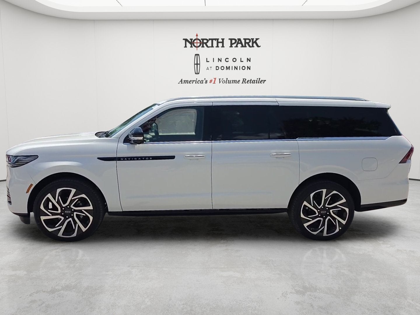 2027 Lincoln Navigator L Black Label