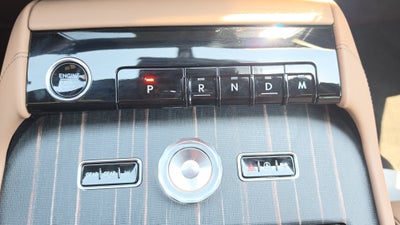 2027 Lincoln Navigator L Black Label