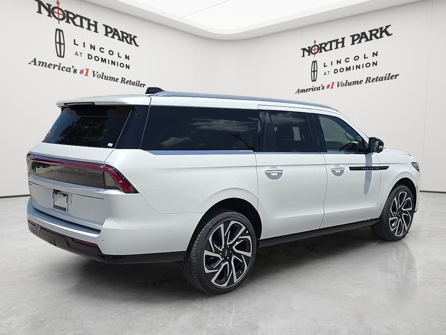 2027 Lincoln Navigator L Black Label