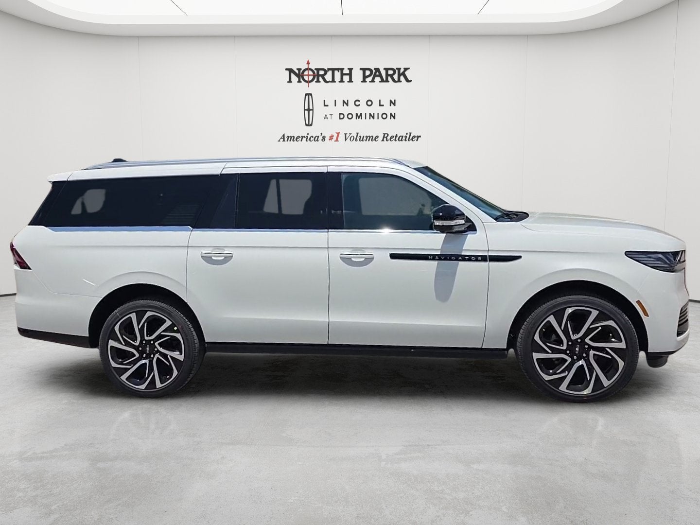 2027 Lincoln Navigator L Black Label