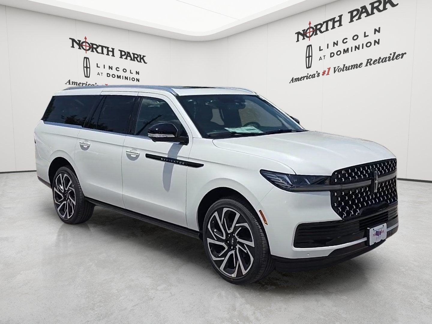 2027 Lincoln Navigator L Black Label