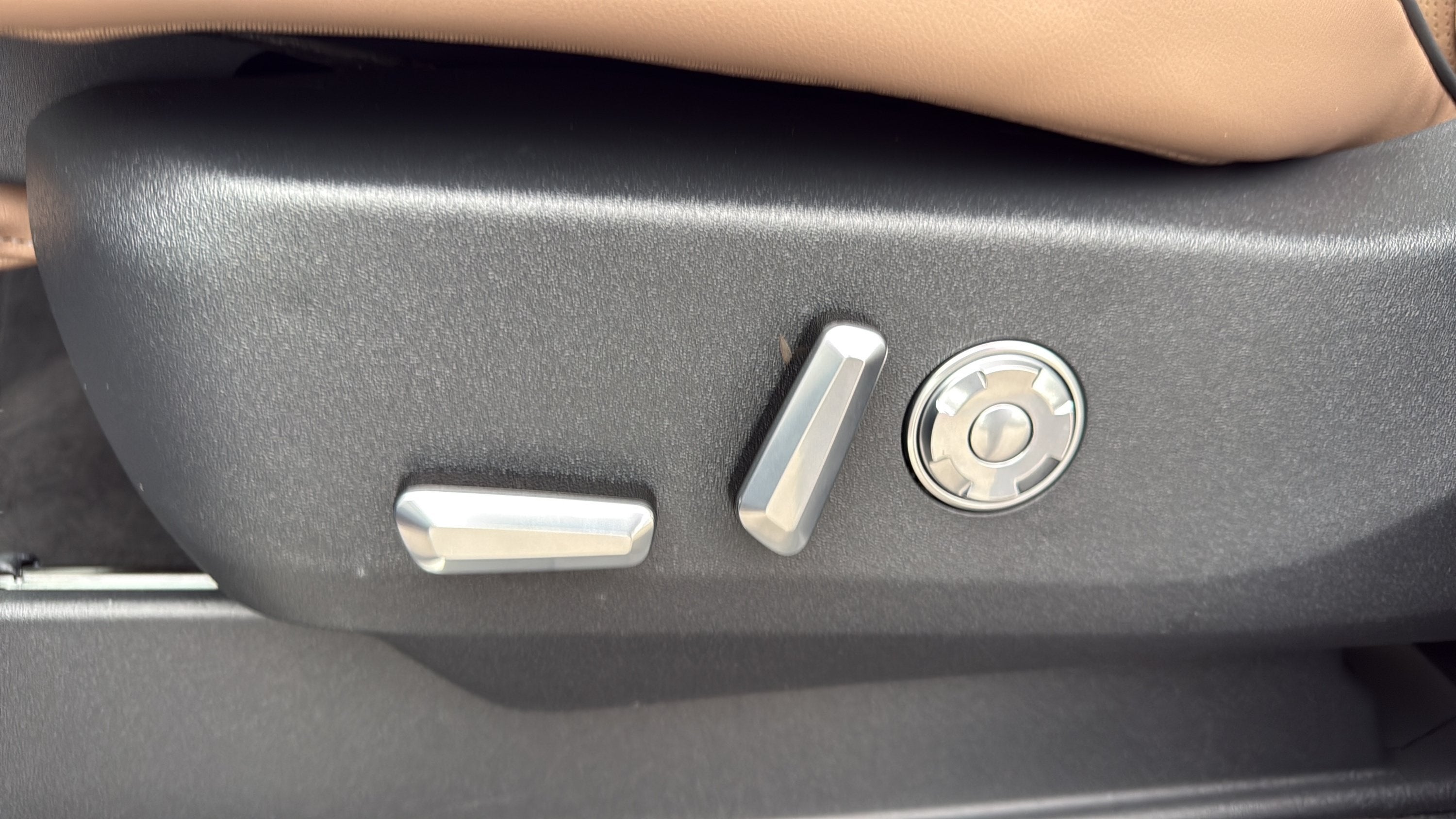 2027 Lincoln Navigator L Black Label