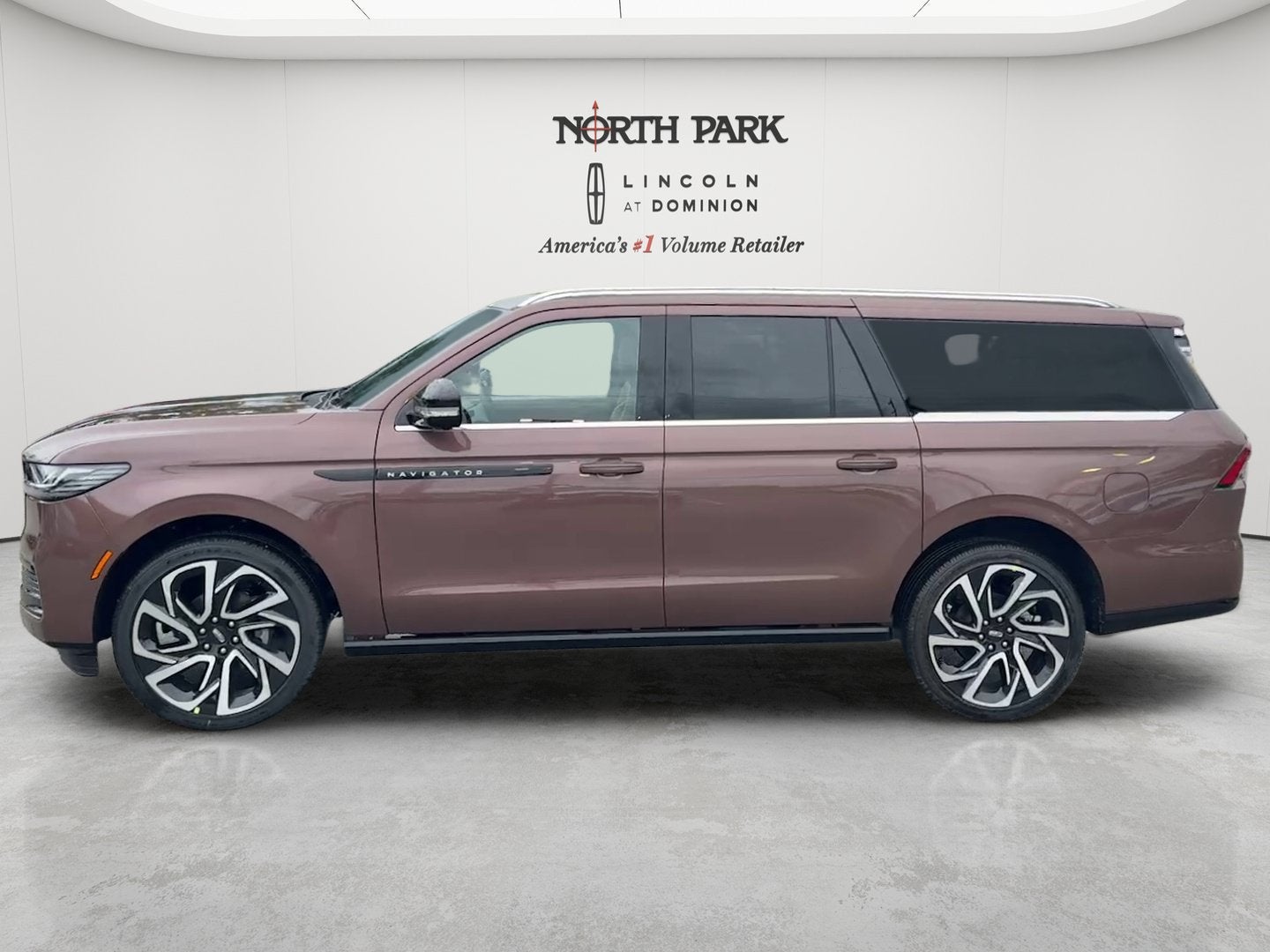 2027 Lincoln Navigator L Black Label