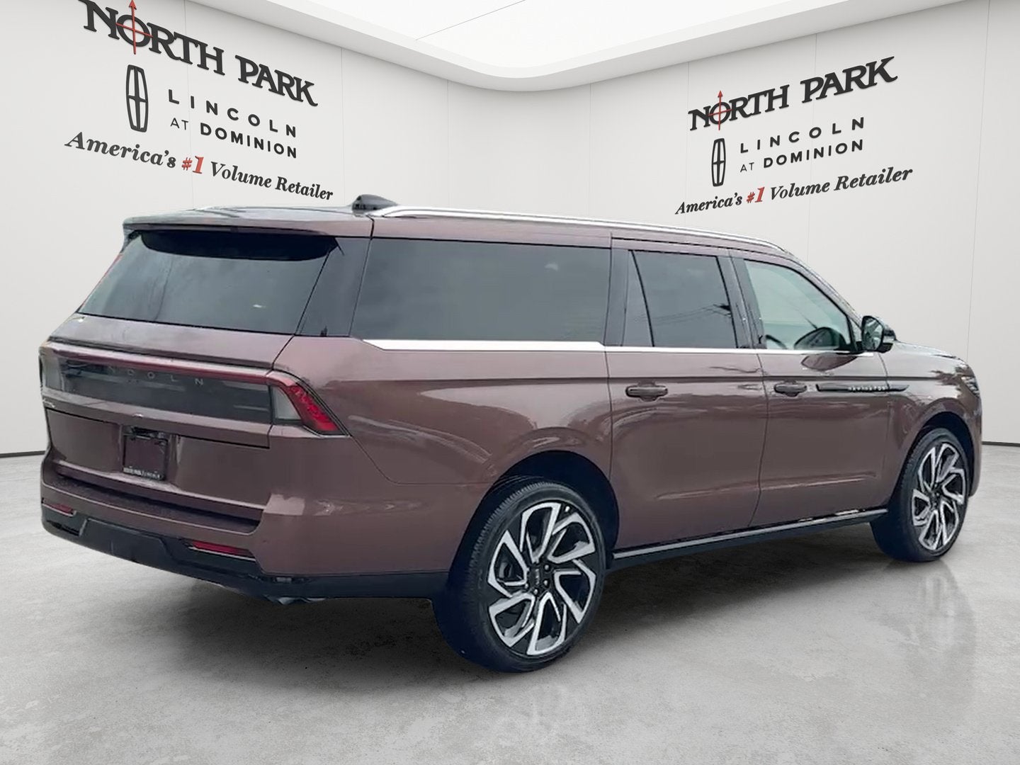 2027 Lincoln Navigator L Black Label