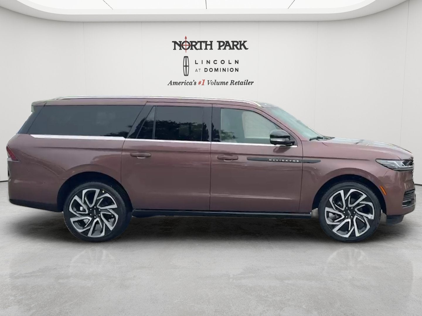 2027 Lincoln Navigator L Black Label