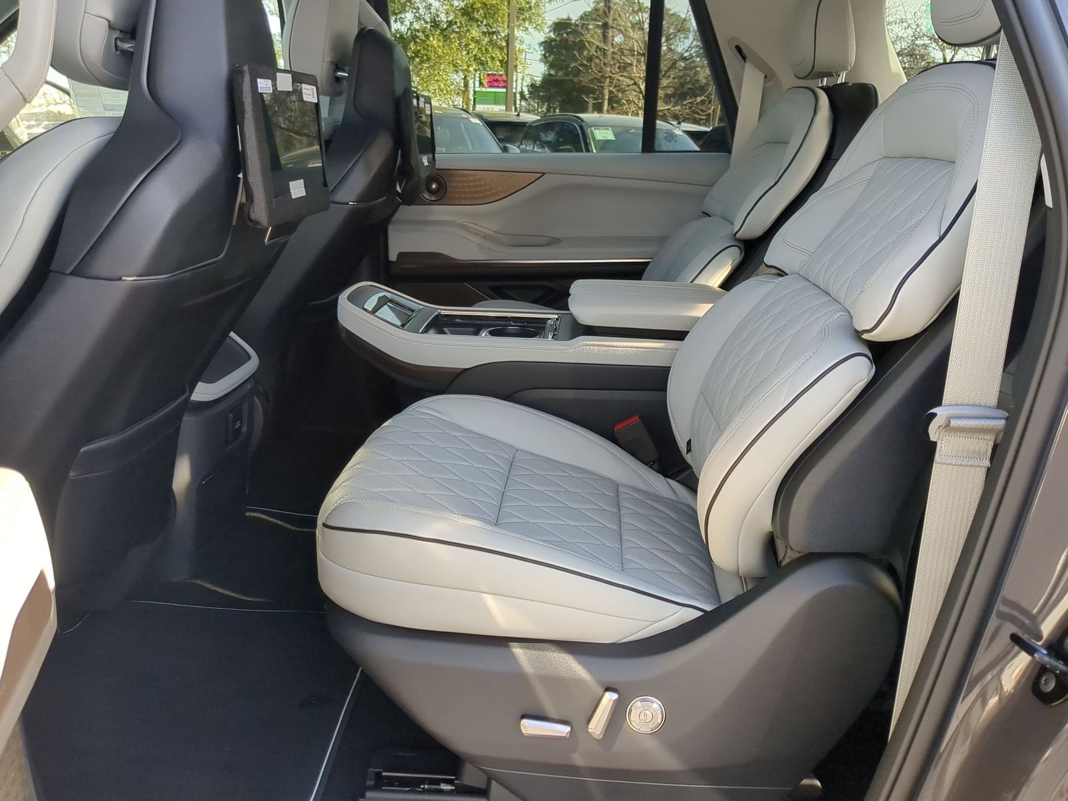 2025 Lincoln Navigator L Black Label