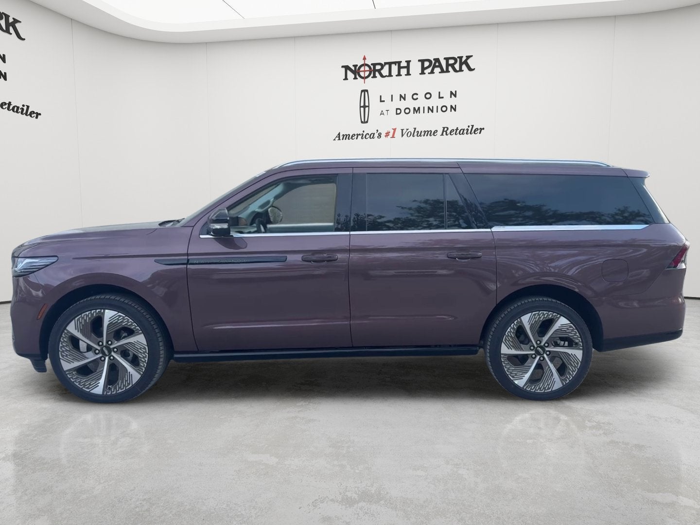 2027 Lincoln Navigator L Black Label