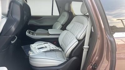 2027 Lincoln Navigator L Black Label