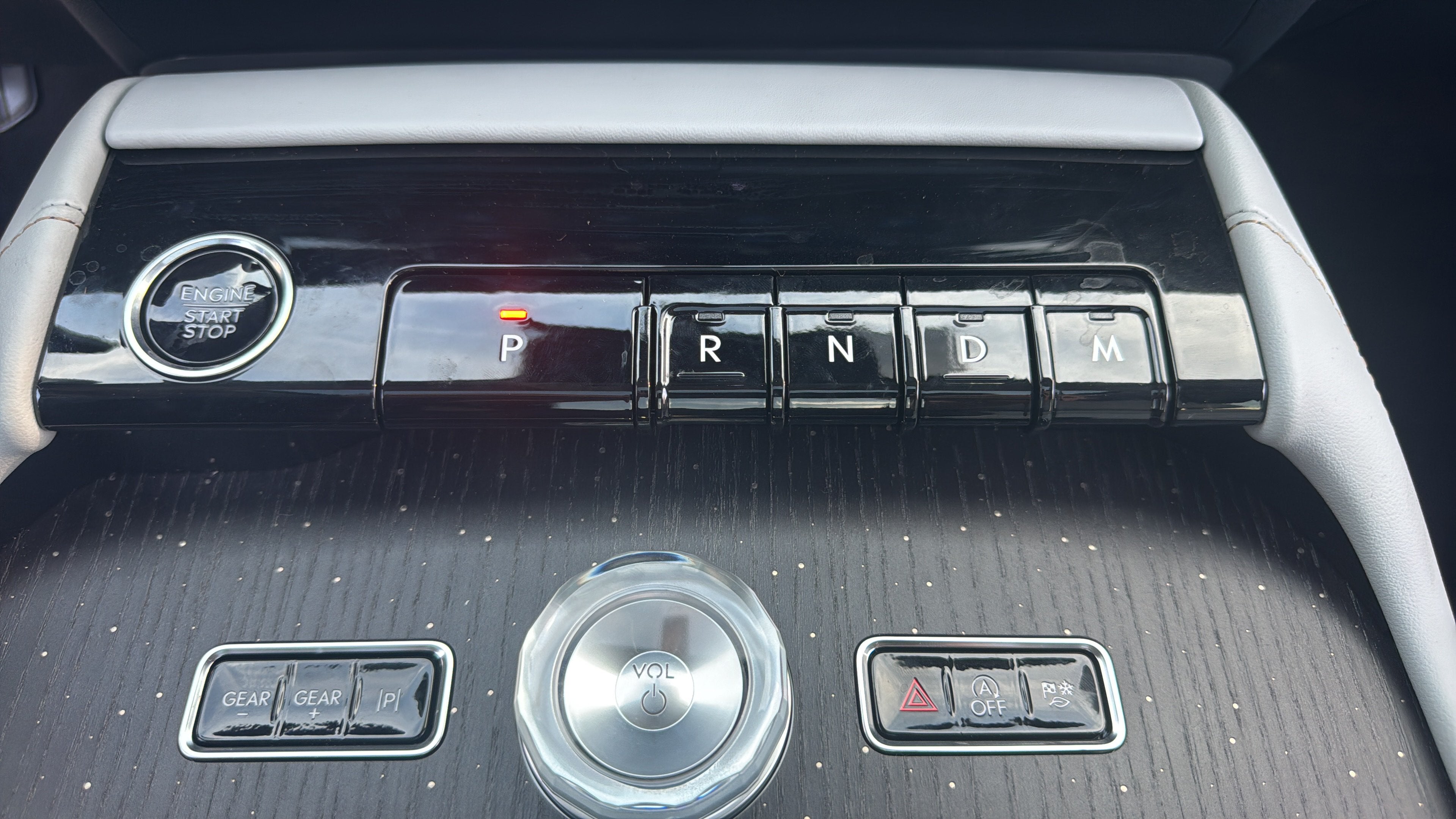 2027 Lincoln Navigator L Black Label
