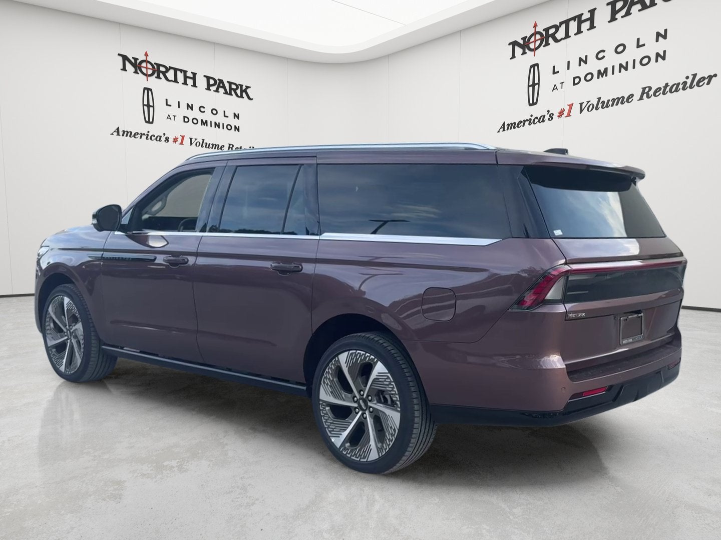 2027 Lincoln Navigator L Black Label