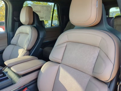 2025 Lincoln *Custom Wrap Navigator L Black Label