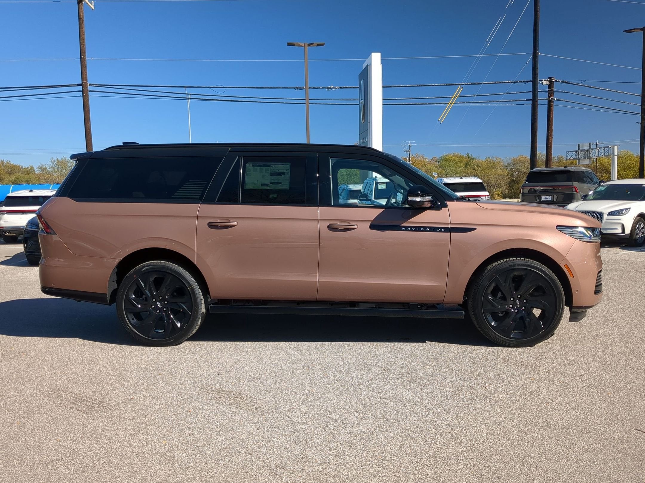 2025 Lincoln *Custom Wrap Navigator L Black Label