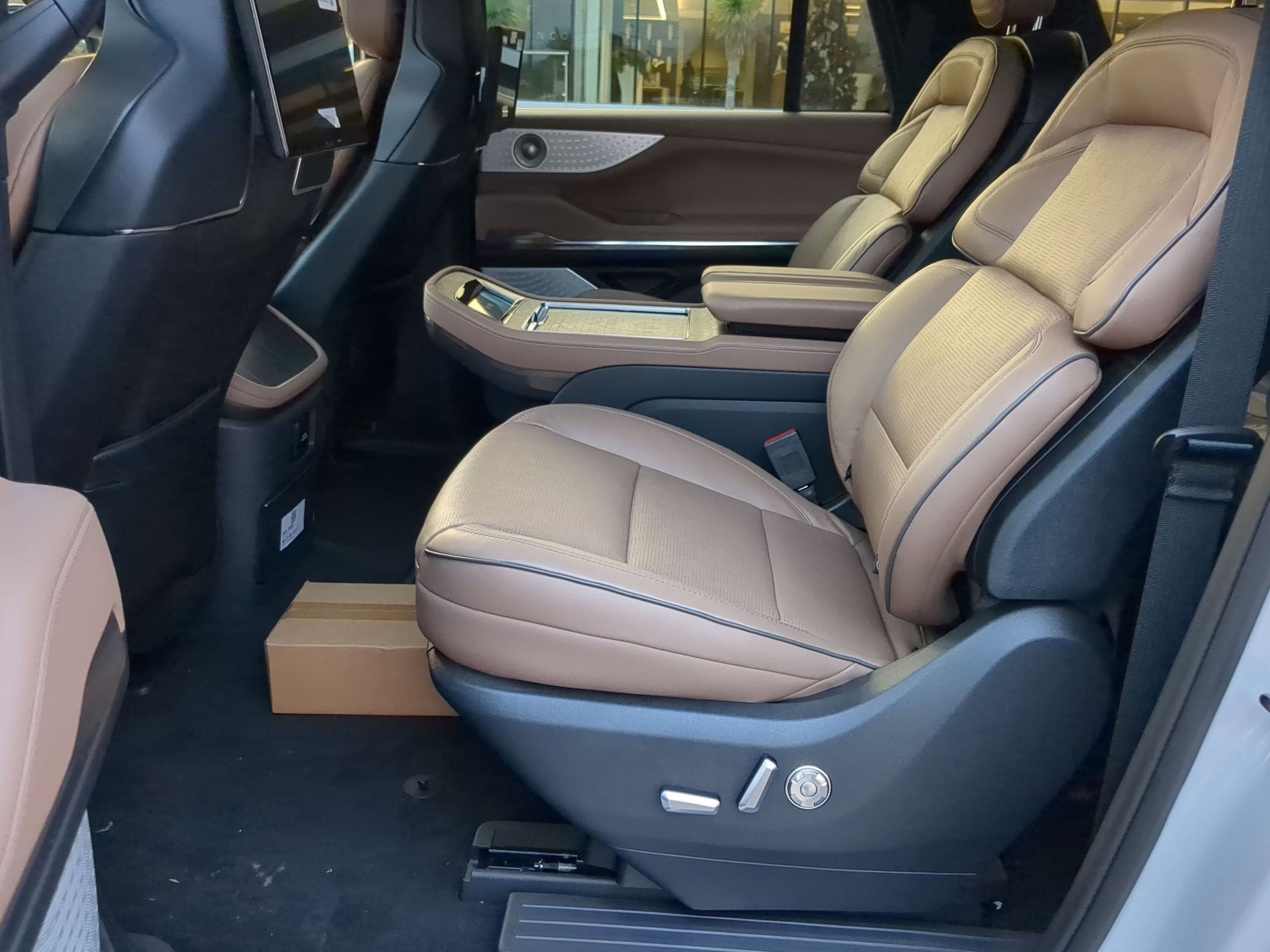 2025 Lincoln Navigator L Black Label