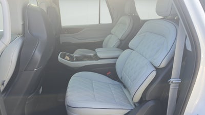 2027 Lincoln Navigator L Black Label