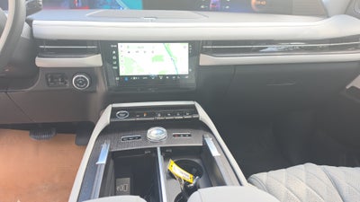 2027 Lincoln Navigator L Black Label