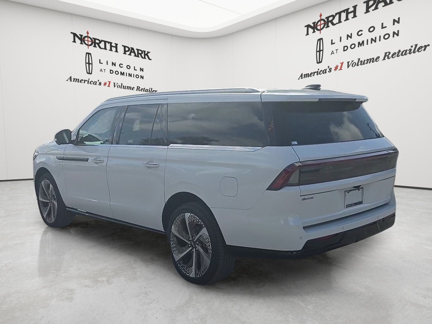 2027 Lincoln Navigator L Black Label