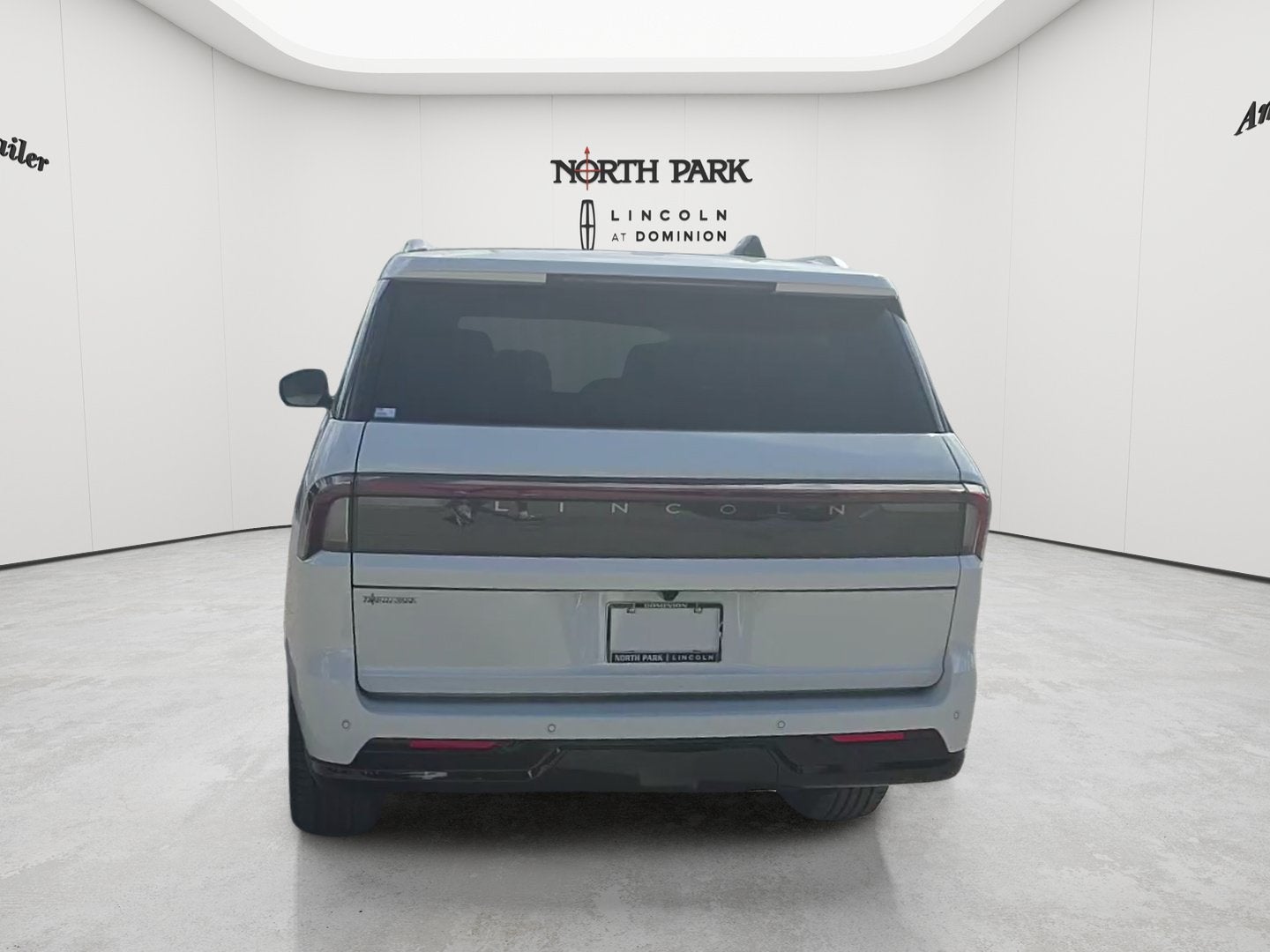 2027 Lincoln Navigator L Black Label
