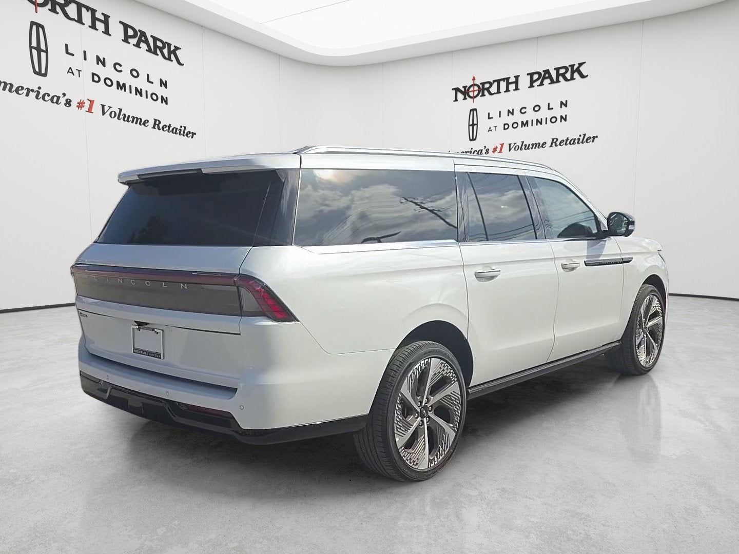 2027 Lincoln Navigator L Black Label