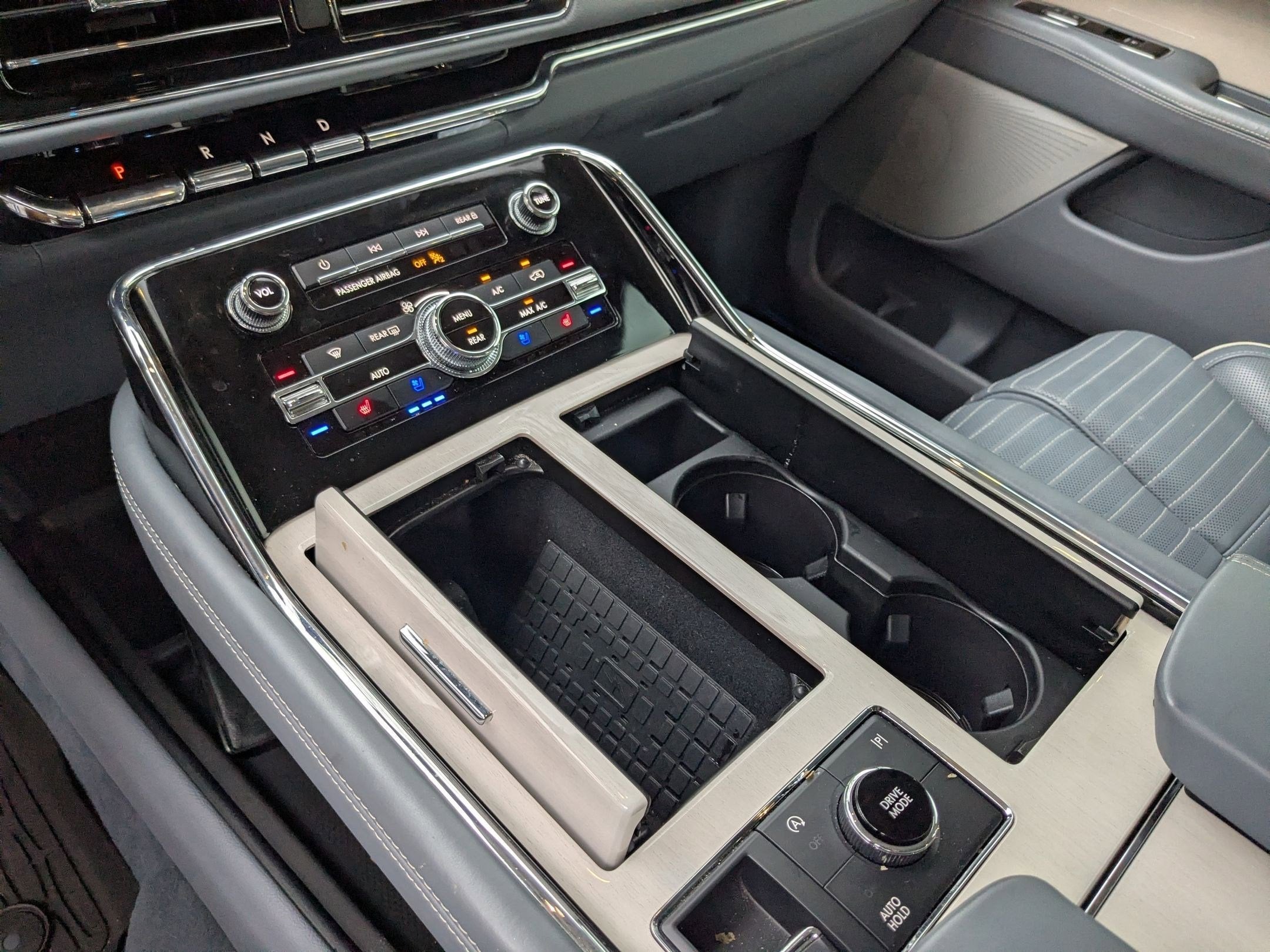 2024 Lincoln Navigator L Black Label