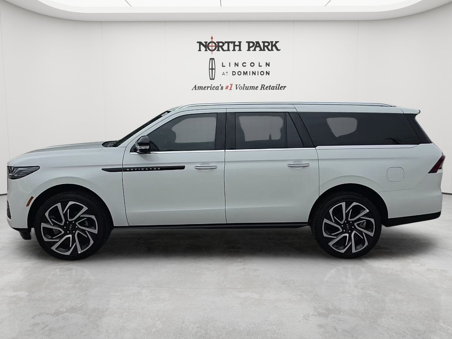 2027 Lincoln Navigator L Black Label