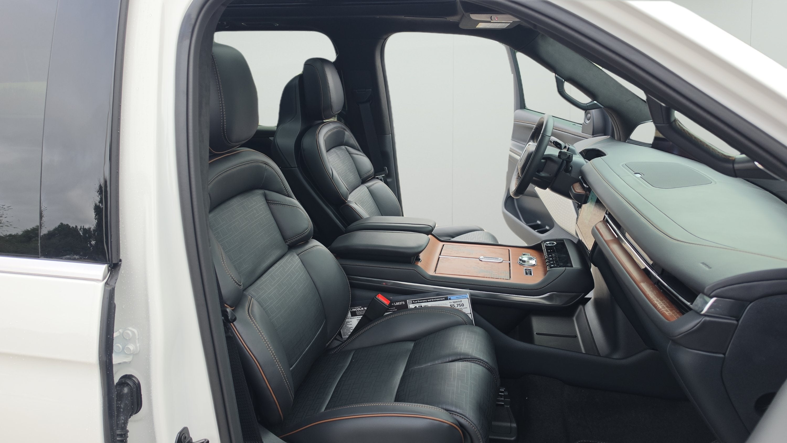 2027 Lincoln Navigator L Black Label