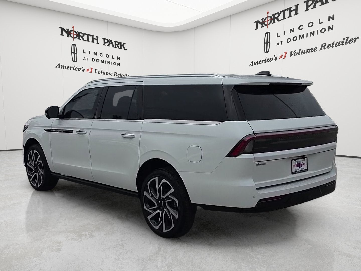 2027 Lincoln Navigator L Black Label