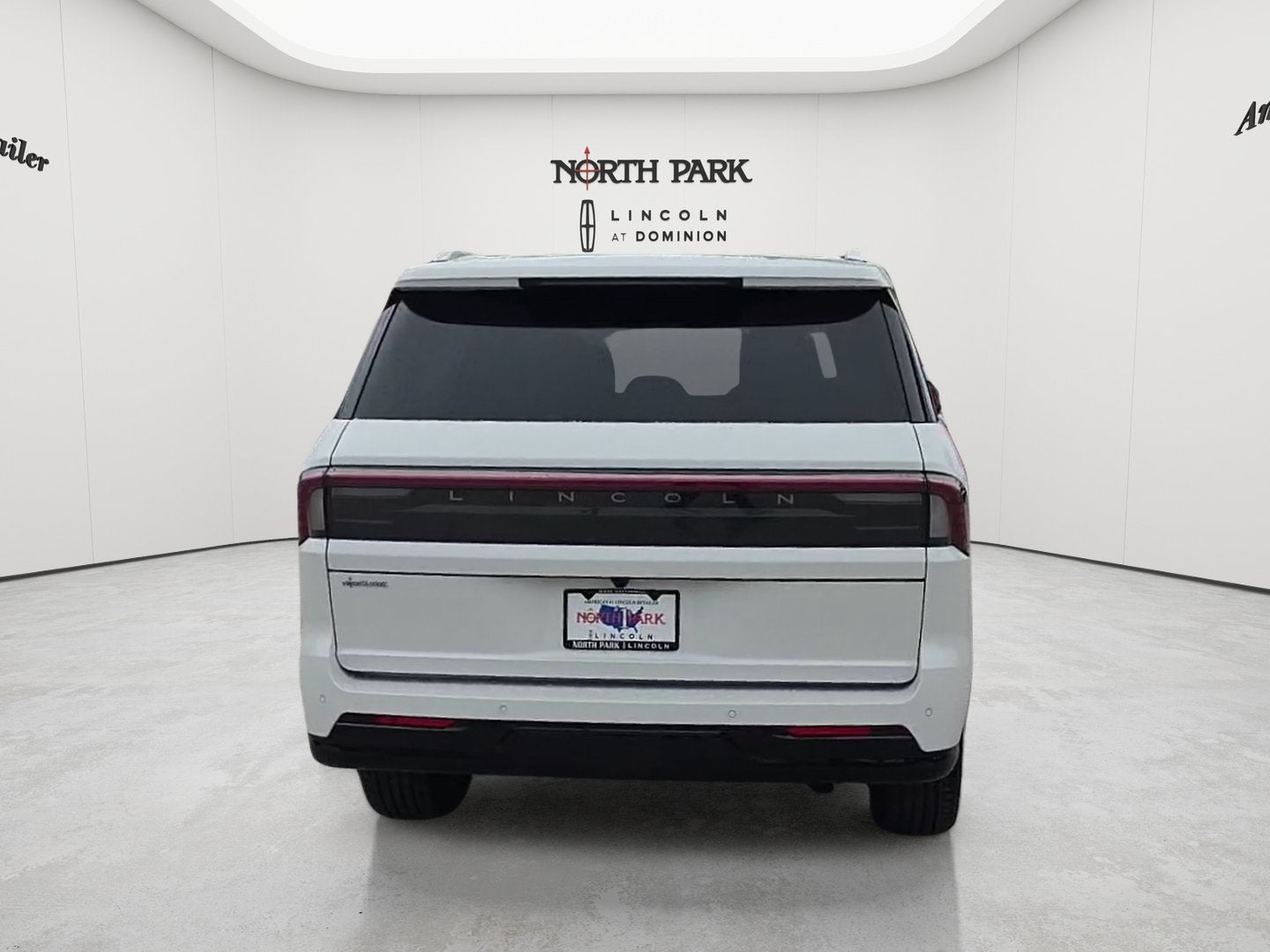 2027 Lincoln Navigator L Black Label