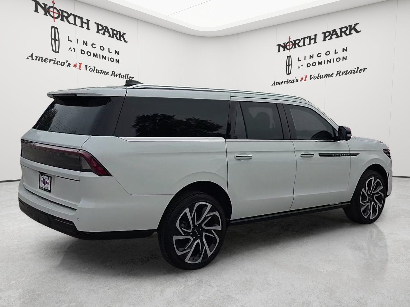 2027 Lincoln Navigator L Black Label