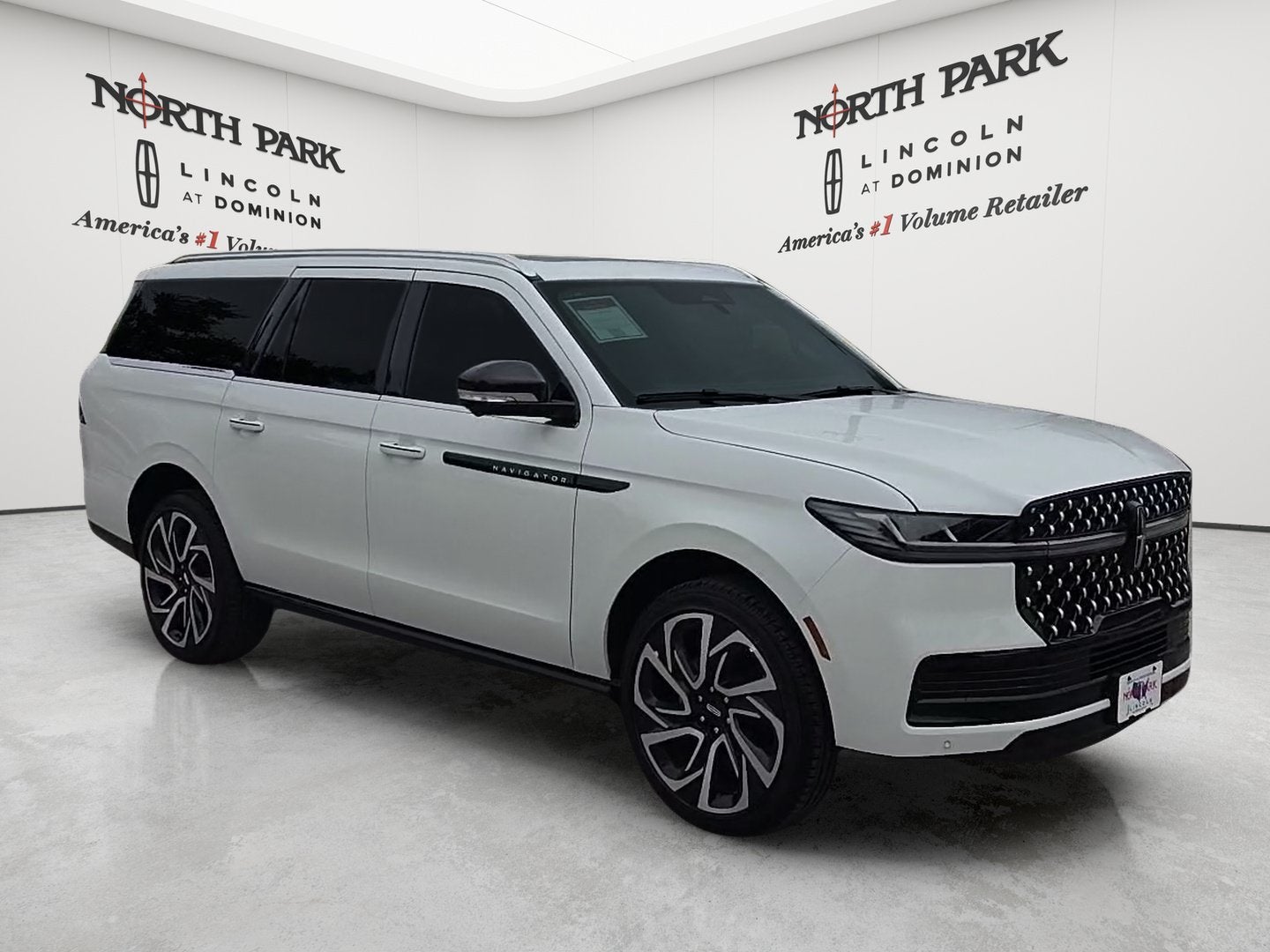 2027 Lincoln Navigator L Black Label