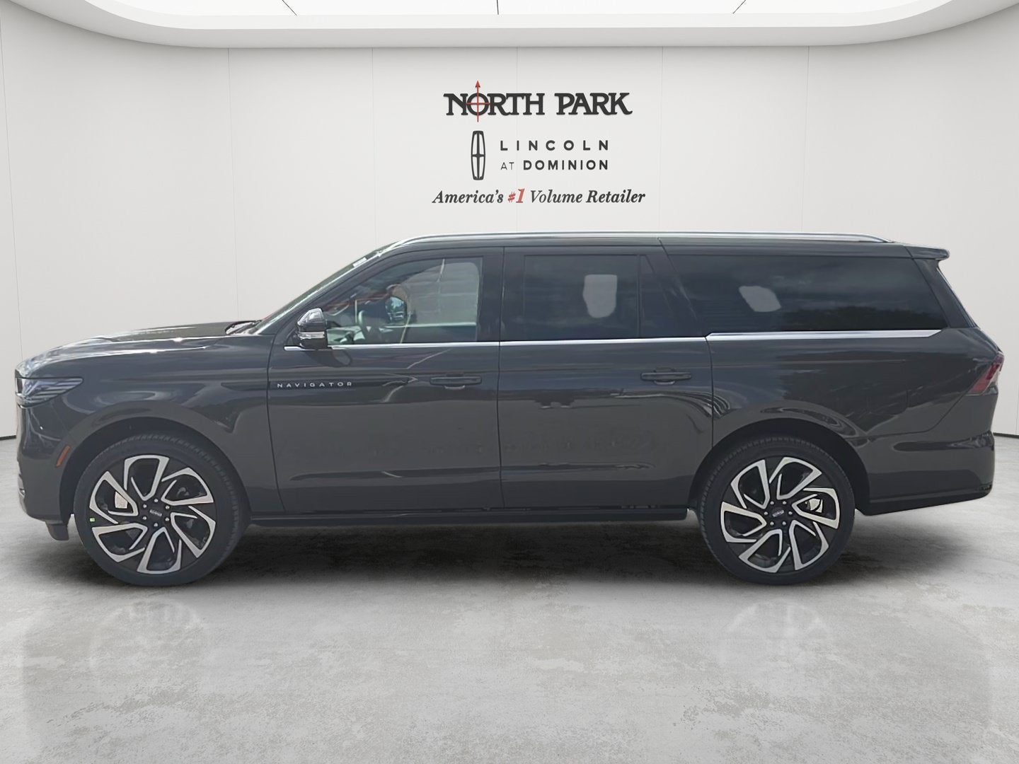 2027 Lincoln Navigator L Black Label