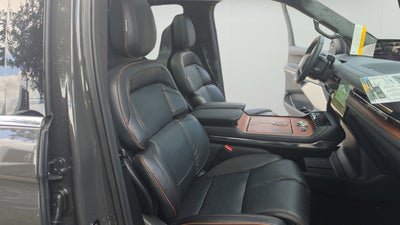 2027 Lincoln Navigator L Black Label