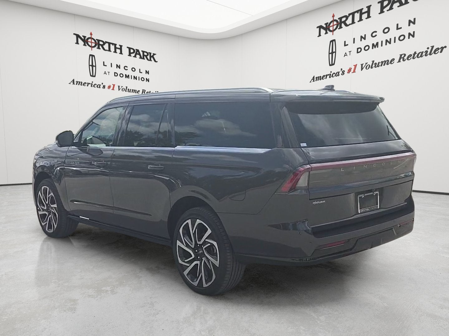 2027 Lincoln Navigator L Black Label