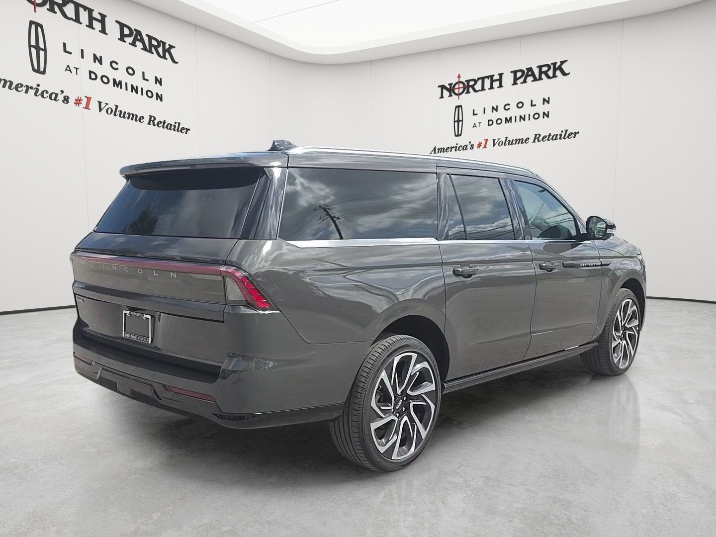 2027 Lincoln Navigator L Black Label
