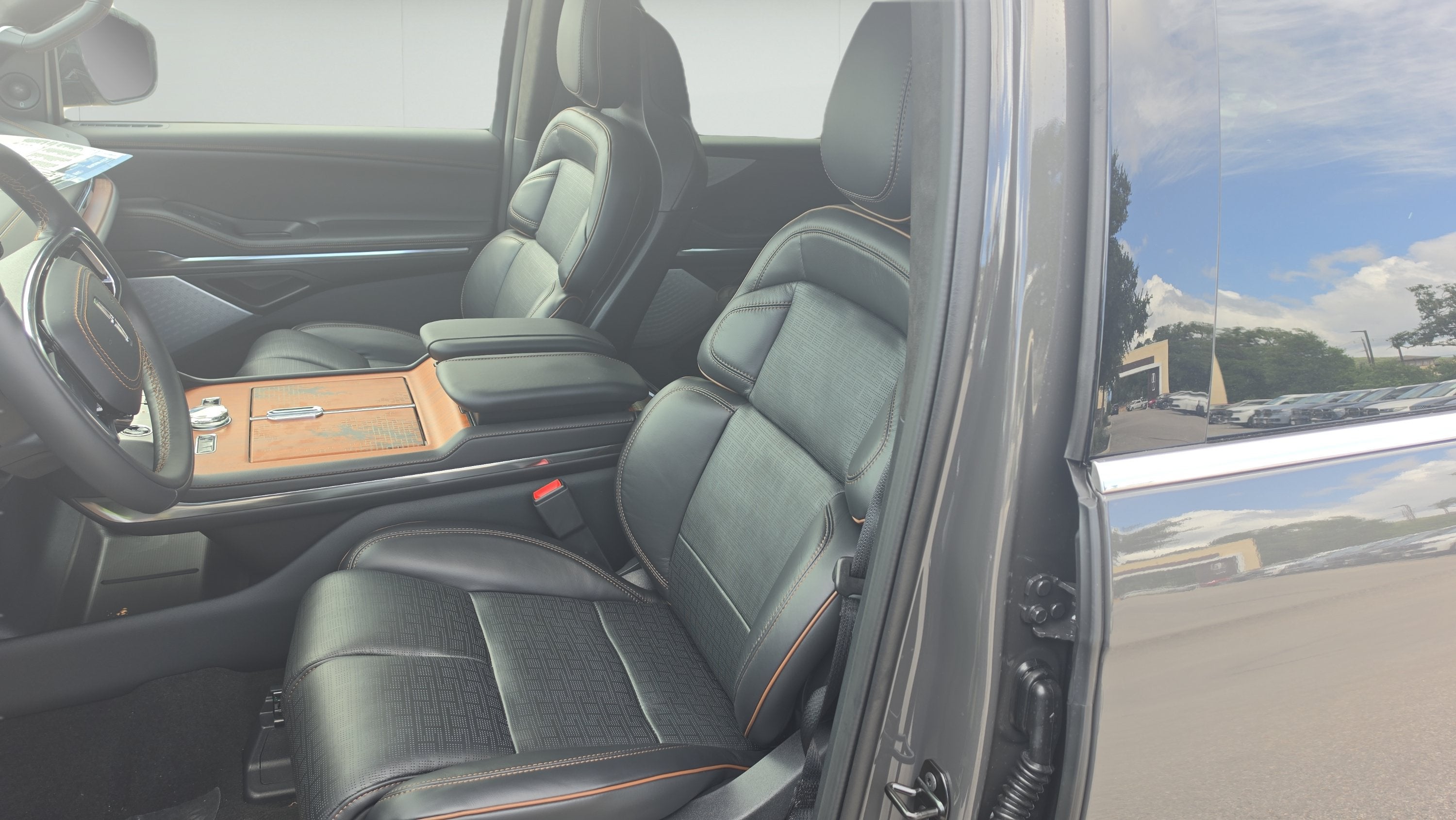 2027 Lincoln Navigator L Black Label