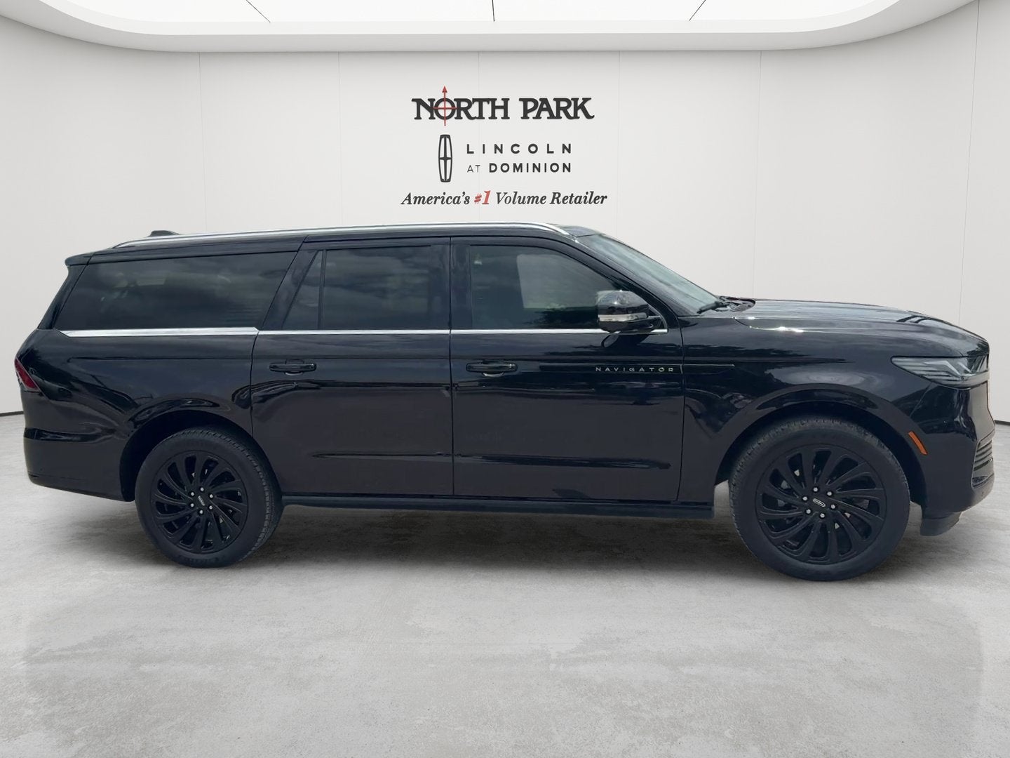 2025 Lincoln Navigator L Black Label