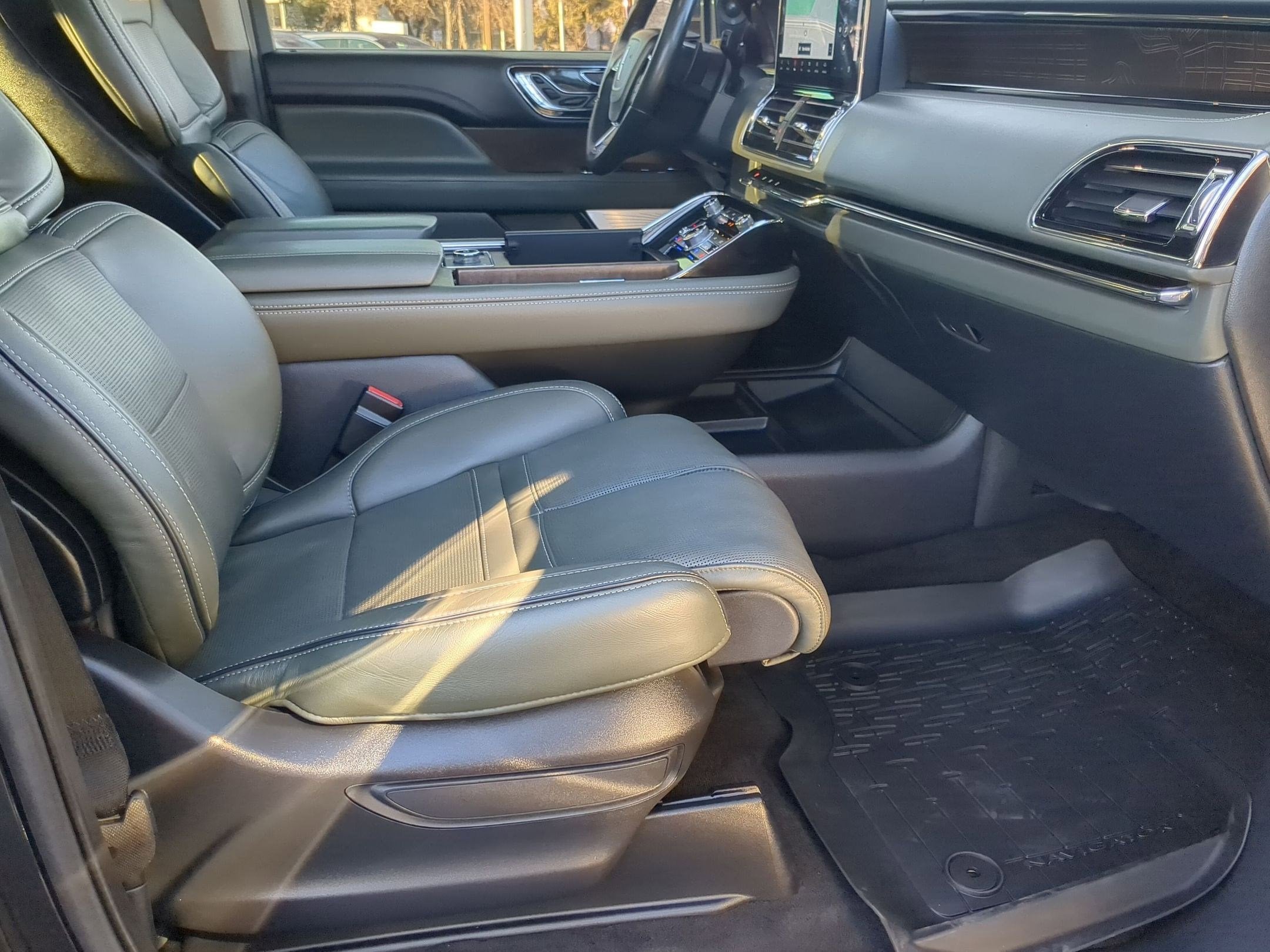 2022 Lincoln Navigator L Black Label