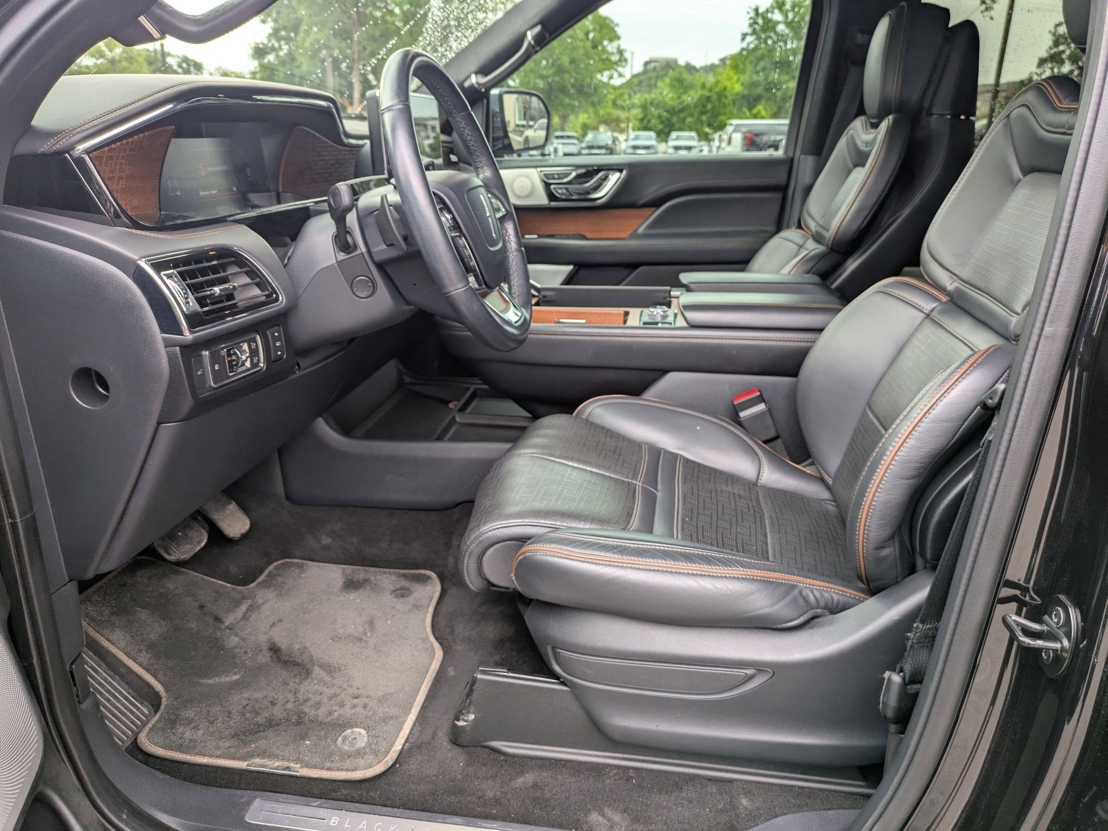 2022 Lincoln Navigator L Black Label