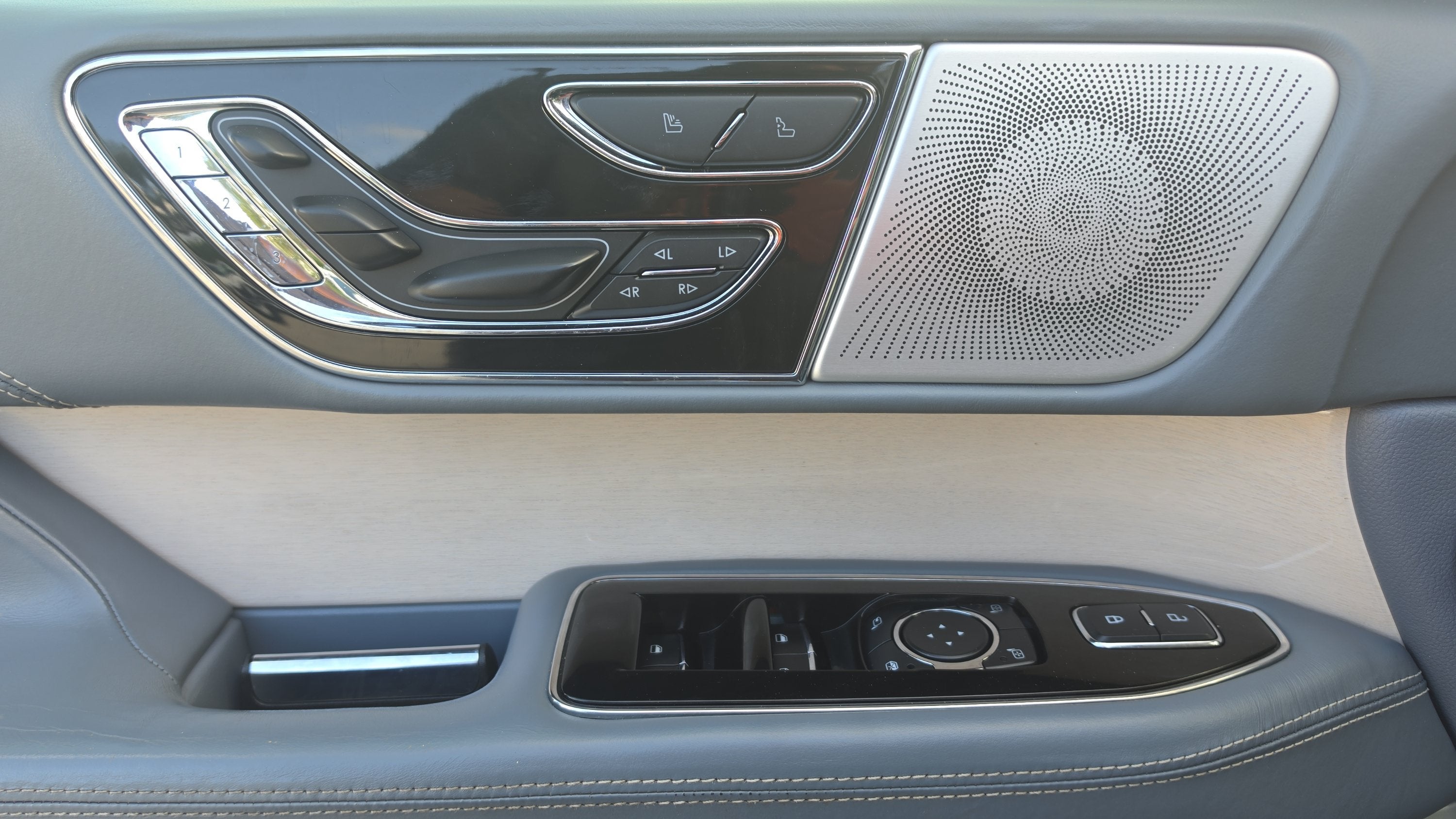 2022 Lincoln Navigator L Black Label