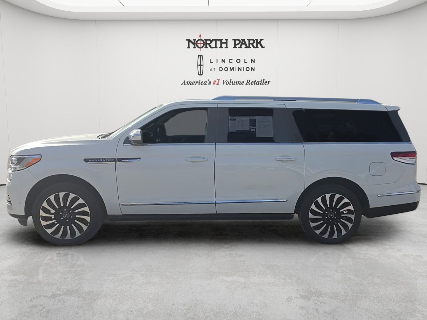 2022 Lincoln Navigator L Black Label