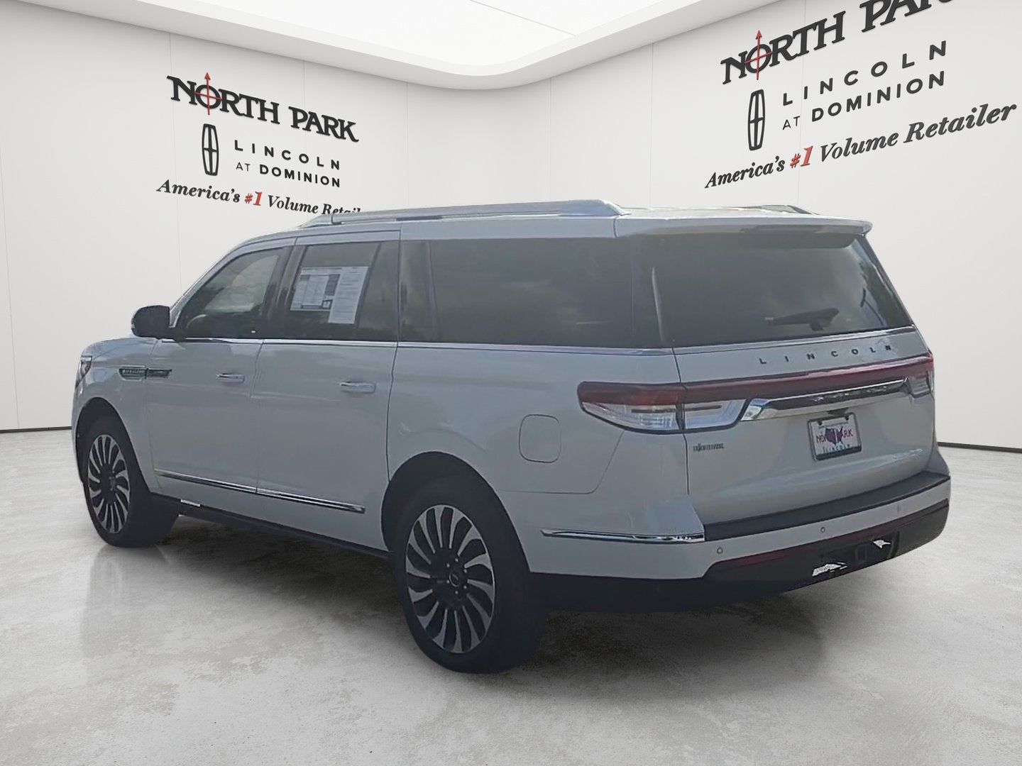 2022 Lincoln Navigator L Black Label