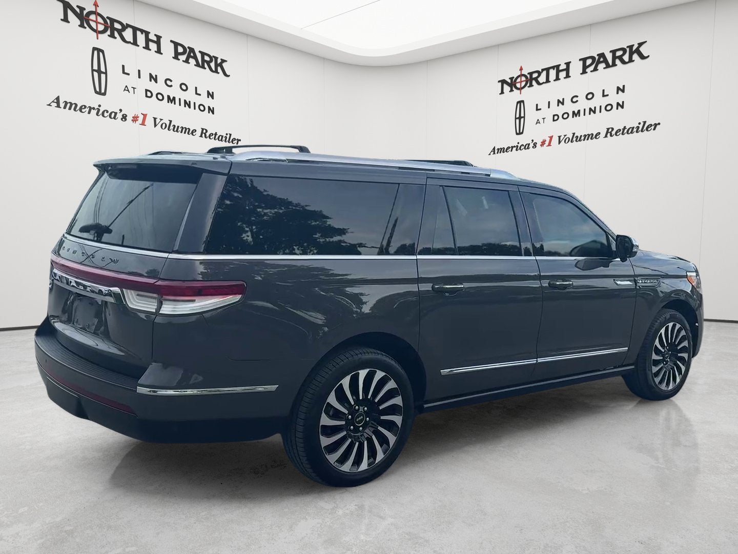 2022 Lincoln Navigator L Black Label