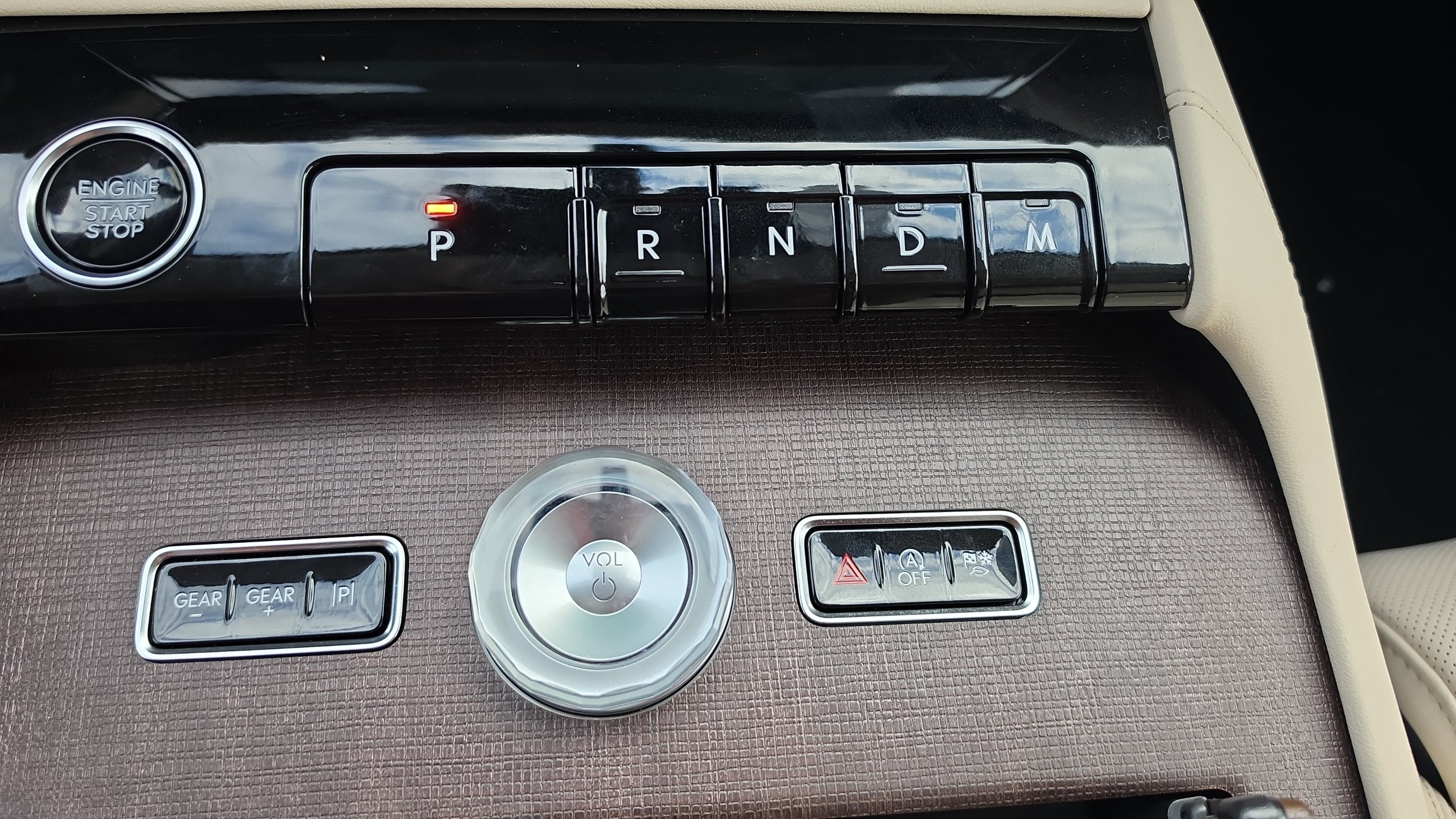 2027 Lincoln Navigator L Premiere