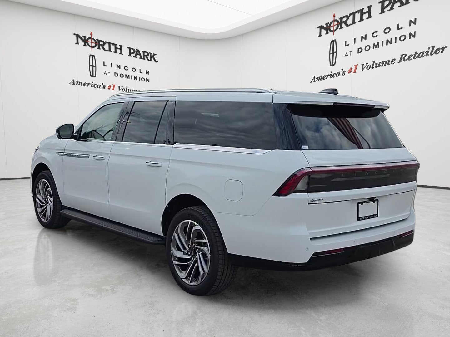 2027 Lincoln Navigator L Premiere